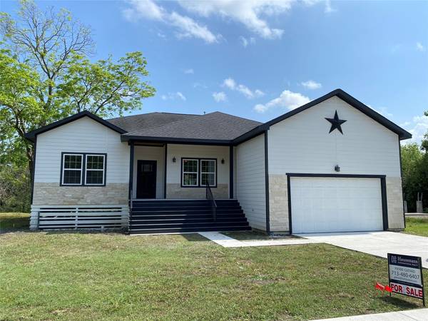 5129 Shady Oaks LN,  Friendswood,  TX 77546