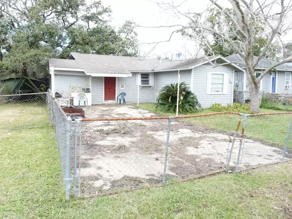 Liverpool, TX 77577,403 Treasure DR