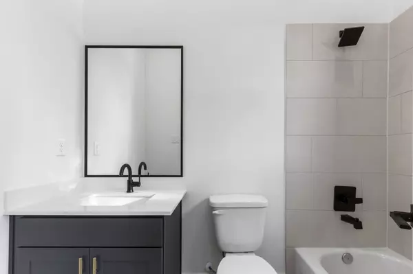 Houston, TX 77011,330 Eastwood ST