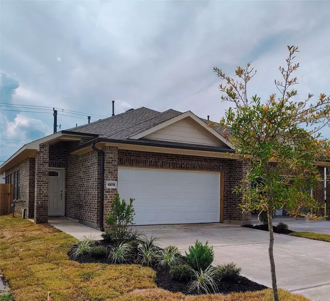 1372 Mixander WAY, La Porte, TX 77571