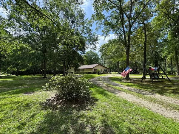 Warren, TX 77664,147 County Road 4772