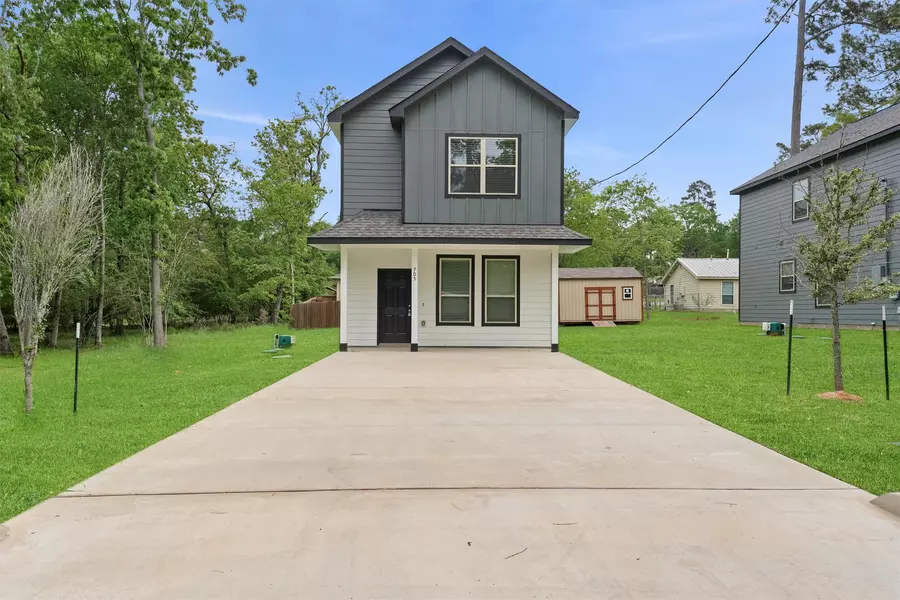 705 Little River DR, Montgomery, TX 77316