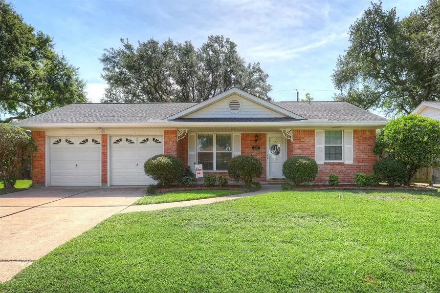 709 Alyse ST, Deer Park, TX 77536