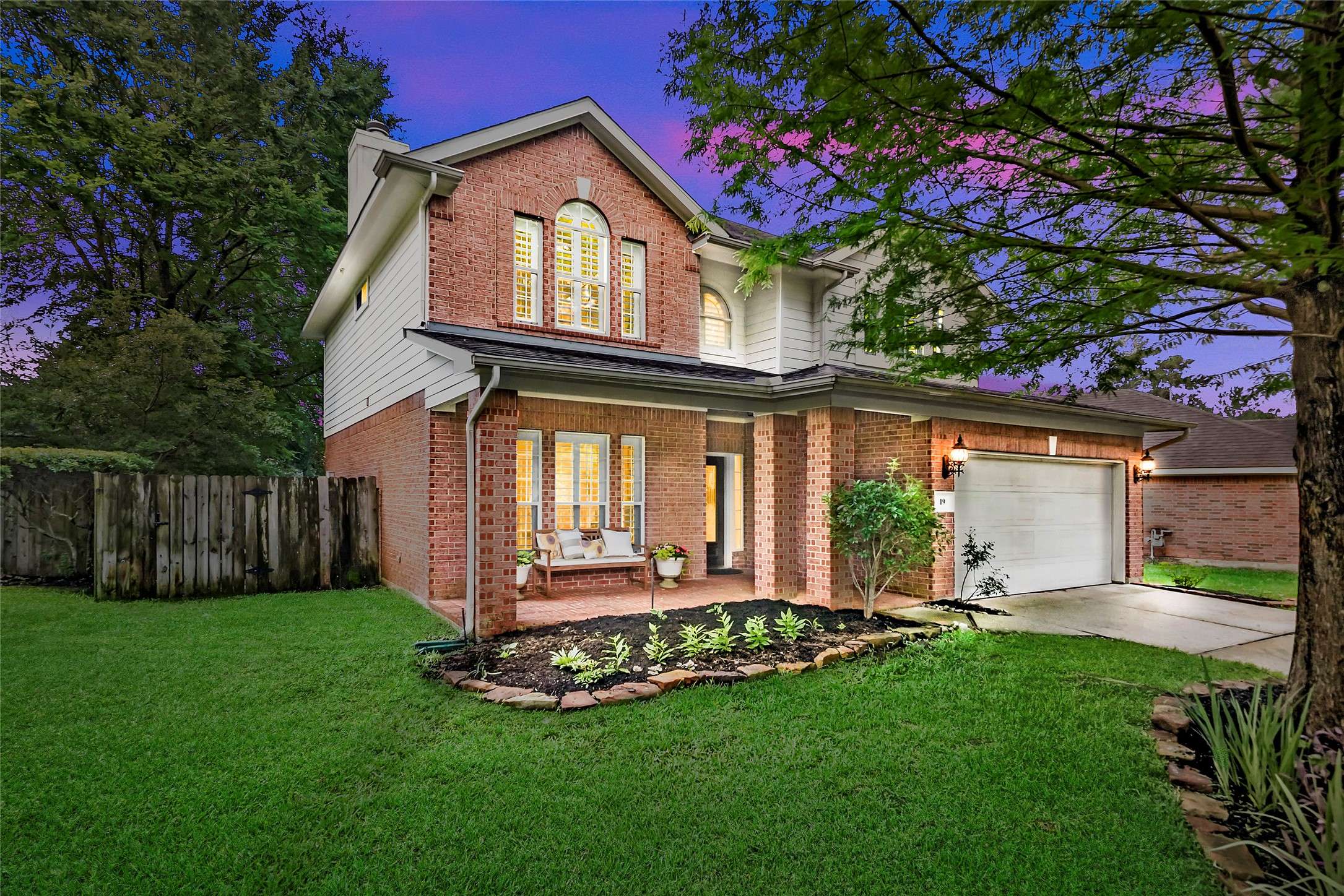 19 Heron Hollow CT, The Woodlands, TX 77382