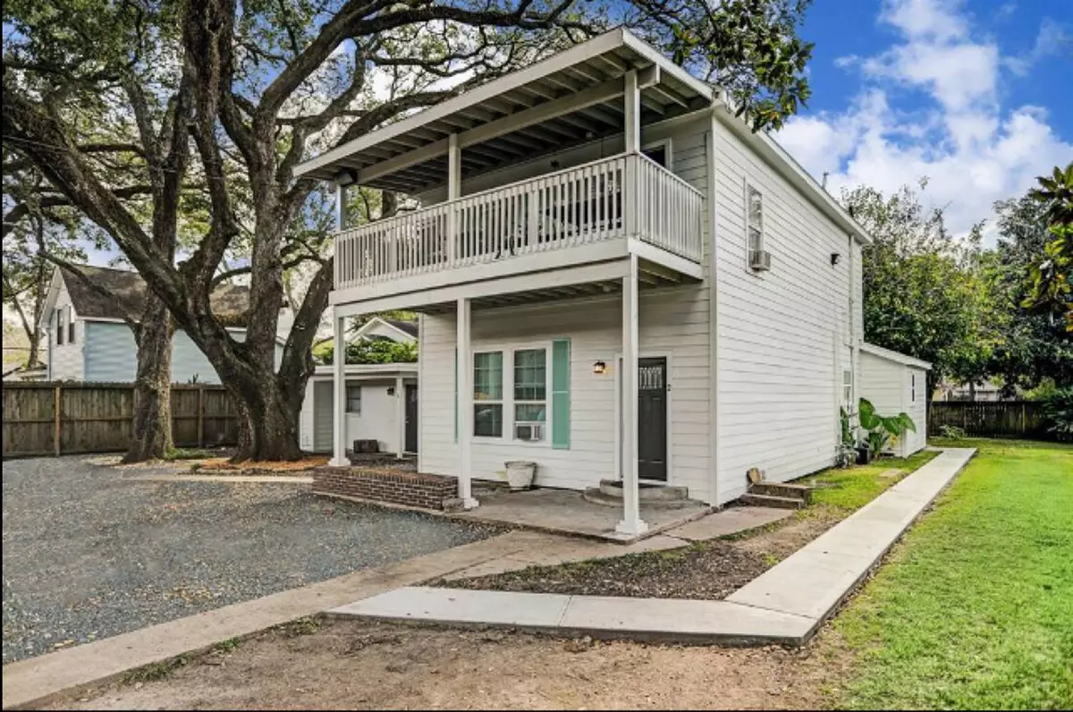 Alvin, TX 77511,511 W Cleveland ST