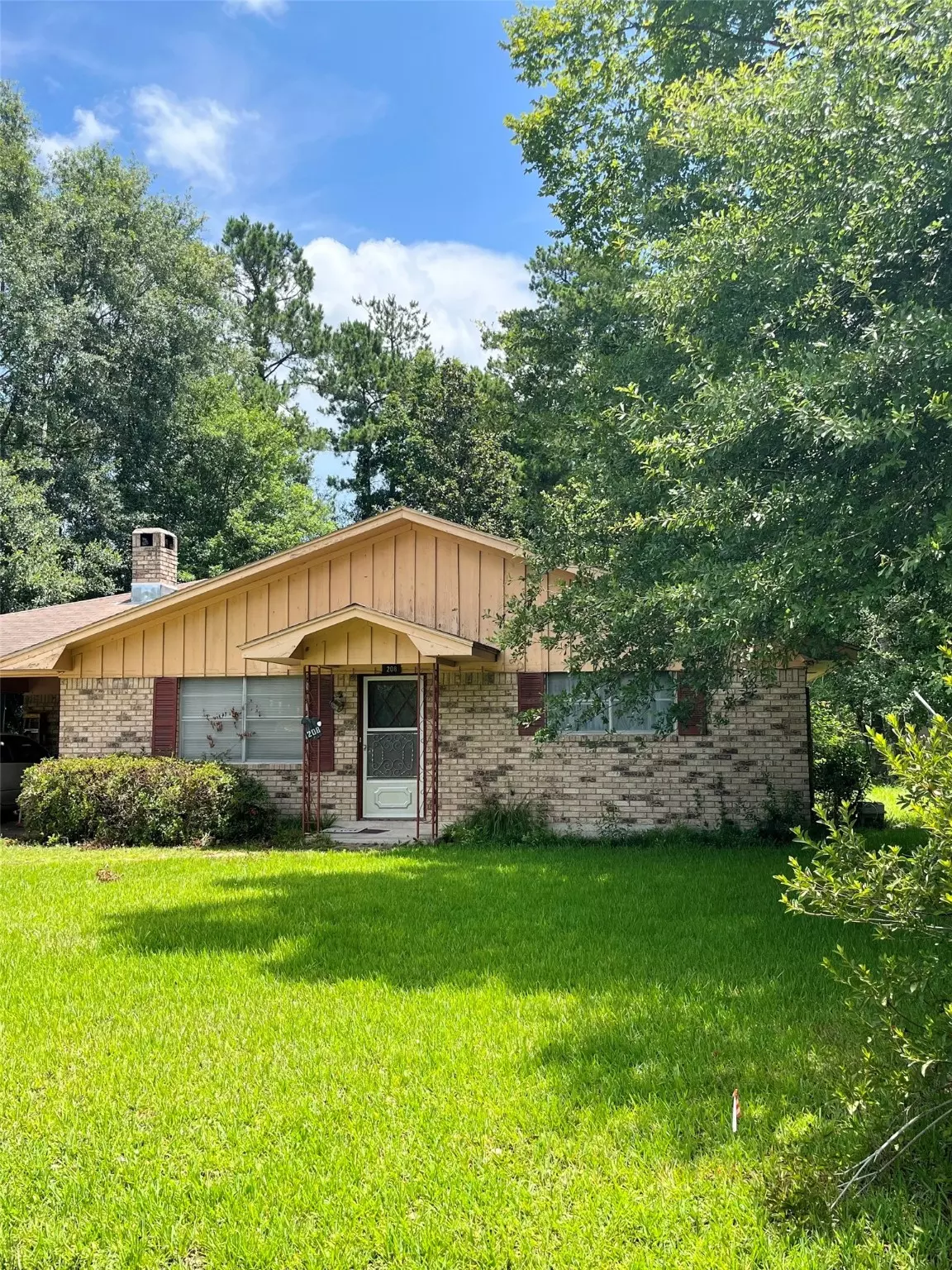 Village Mills, TX 77663,208 Wildwood DR