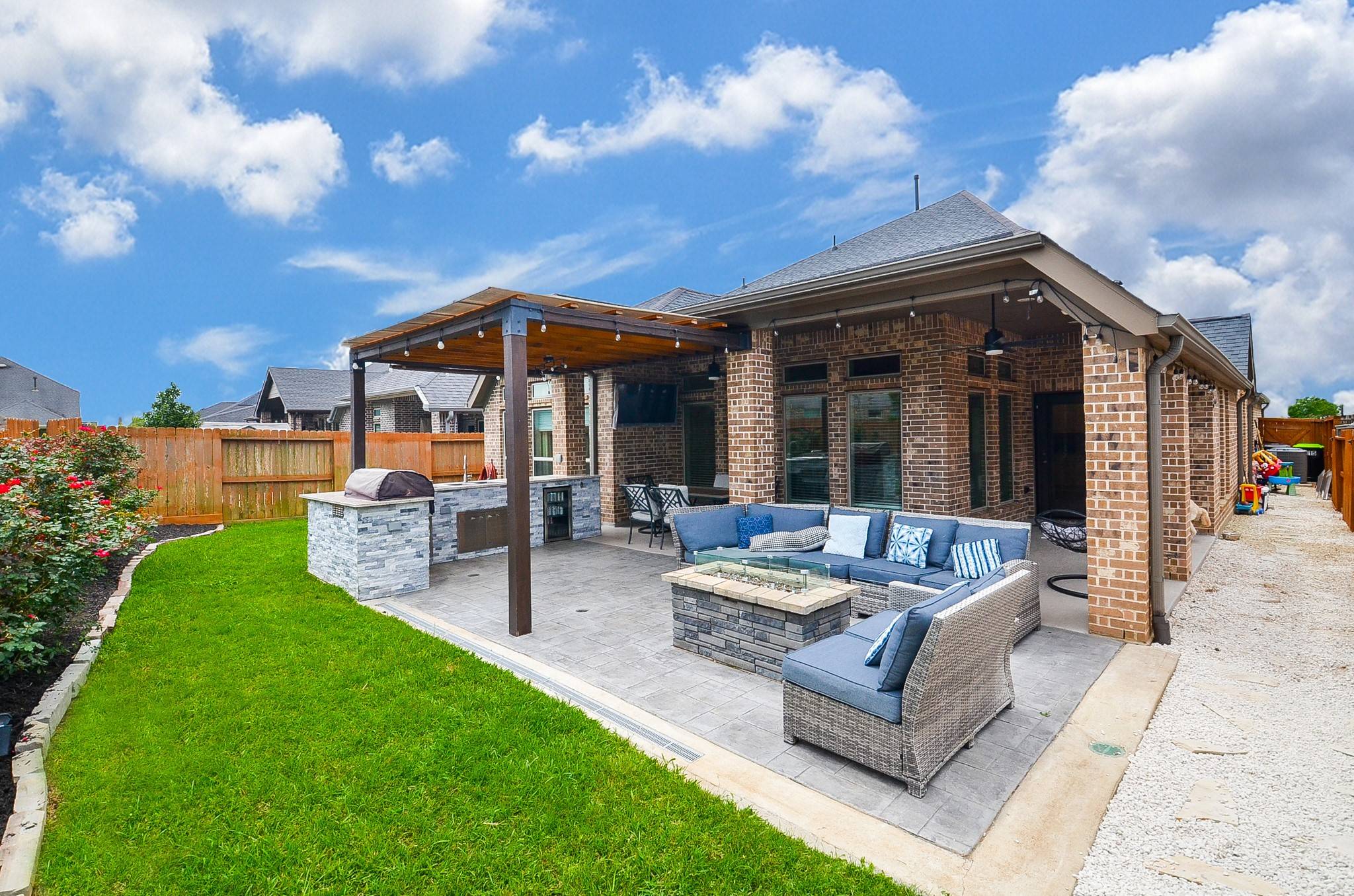 4515 Primrose Valley LN, Fulshear, TX 77441