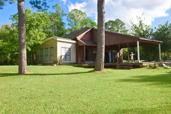 10868 Lewis Creek CIR,  Willis,  TX 77318