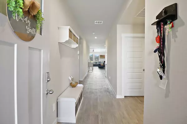 Anahuac, TX 77514,127 Walnut Hill CT