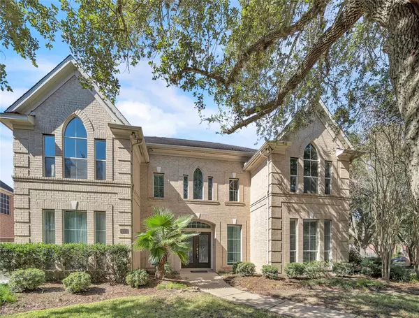 1423 Meadow Lakes DR, Sugar Land, TX 77479