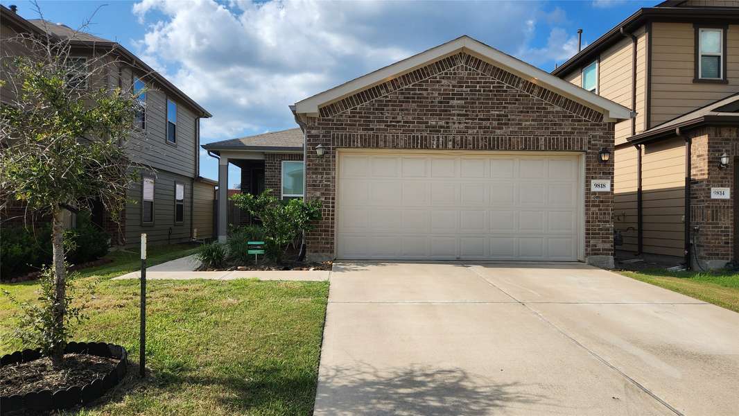 9818 Mills Field DR, Houston, TX 77070