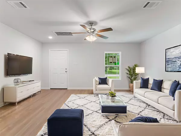 Sweeny, TX 77480,304 N Orange ST