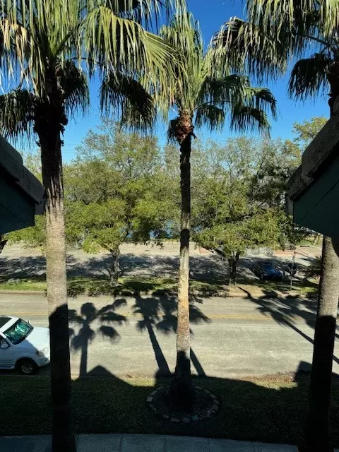 Kemah, TX 77565,517 Mariners DR