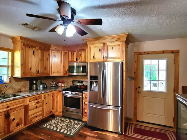 520 Burchfield DR,  Livingston,  TX 77351