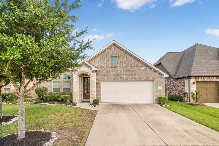 10511 Paula Bluff LN, Cypress, TX 77433