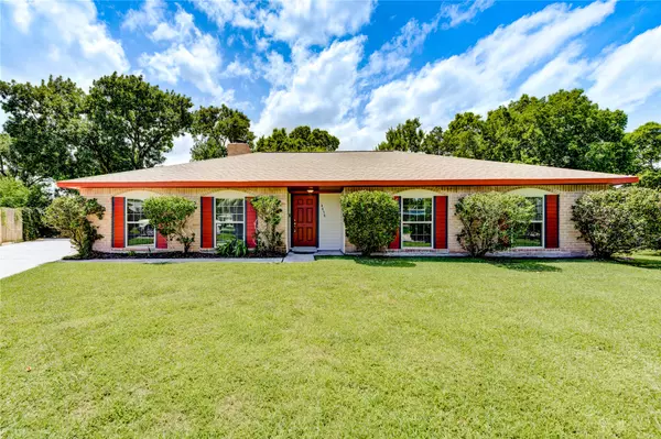 4430 Peridot LN, Friendswood, TX 77546