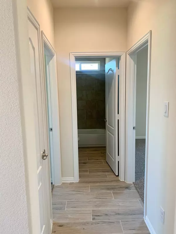 Mont Belvieu, TX 77535,12007 Champions Forest DR