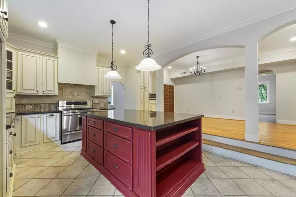 Houston, TX 77005,3126 Wroxton RD