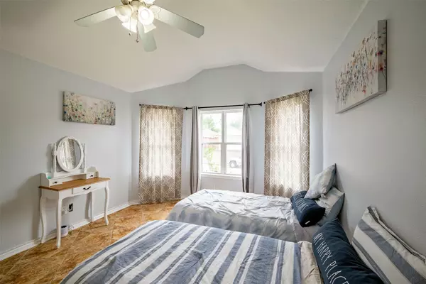Galveston, TX 77551,1 Clara Barton LN