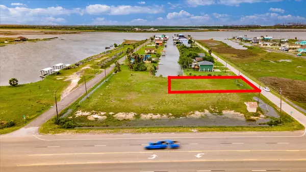 33&34 Beau Terre, Hitchcock, TX 77563