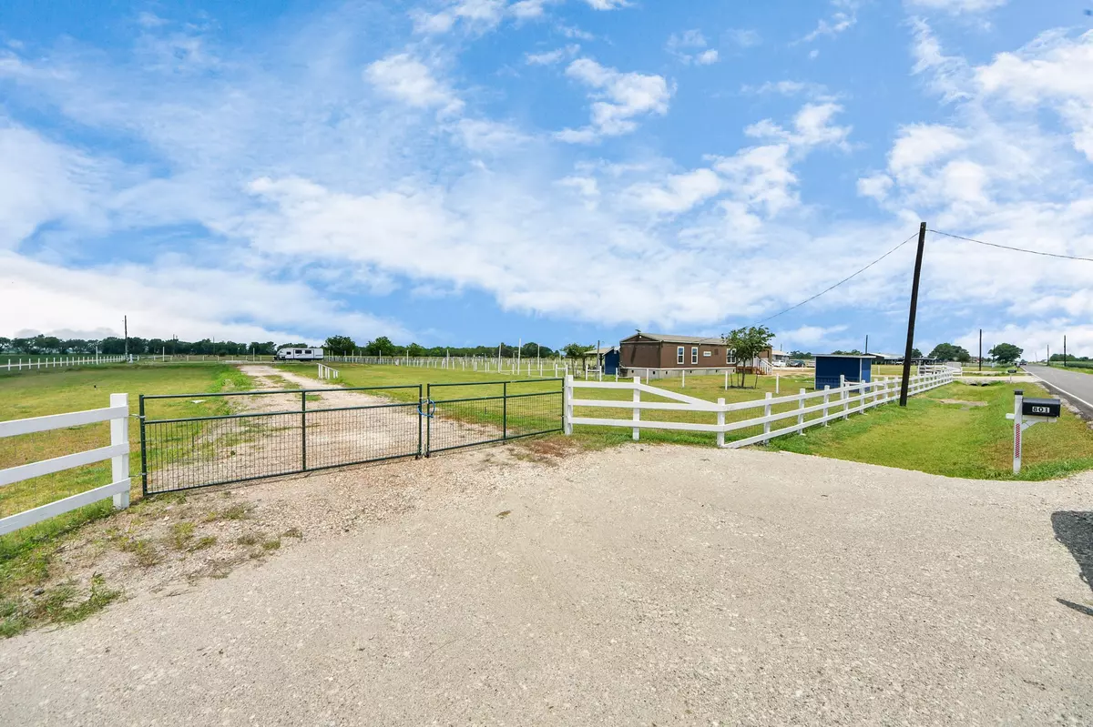 East Bernard, TX 77435,801 Williams RD