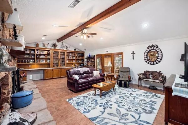 6825 HIGHLAND RD, Santa Fe, TX 77517
