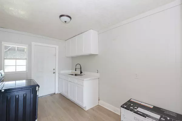 Freeport, TX 77541,126 W 6th ST
