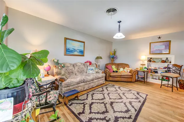 Baytown, TX 77520,214 South ST