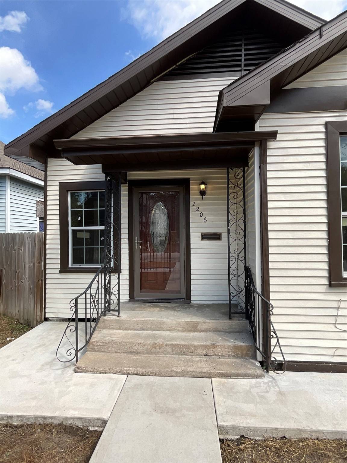 2206 Stevens ST, Houston, TX 77026