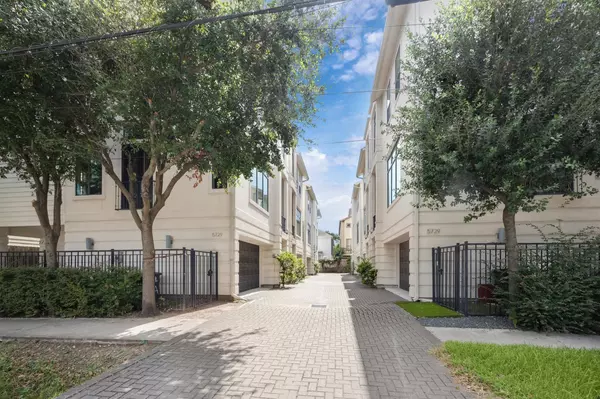 Houston, TX 77007,5729 Larkin ST #D