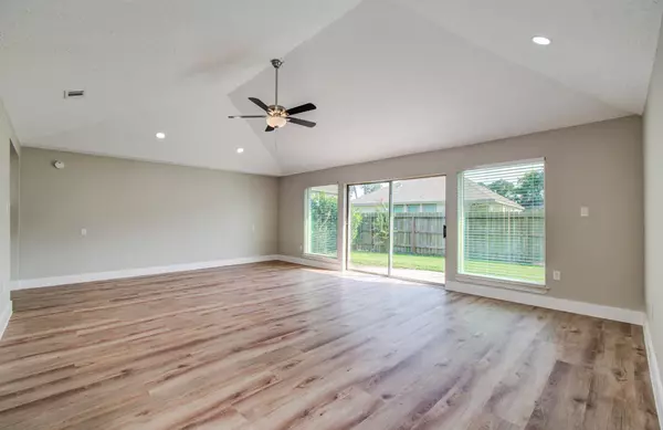 Crosby, TX 77532,15903 Castaway CT