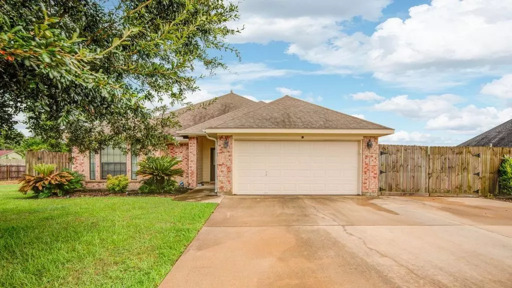 701 Moore ST, Richwood, TX 77566
