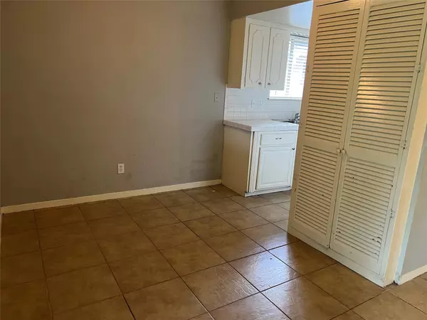 Houston, TX 77088,1611 W Gulf Bank RD