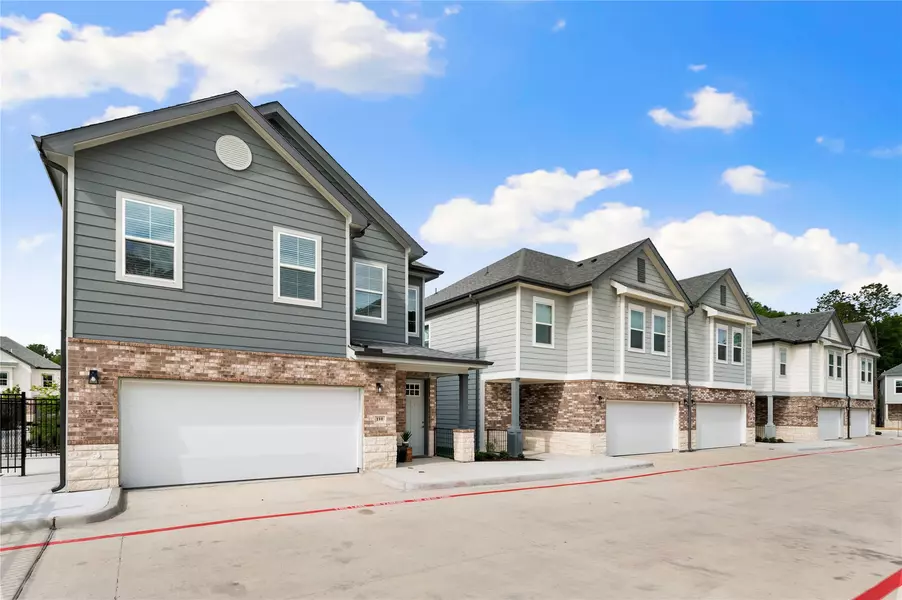 28328-323 Birnham Woods DR, Spring, TX 77389