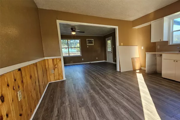 New Waverly, TX 77358,440 Mechanic ST