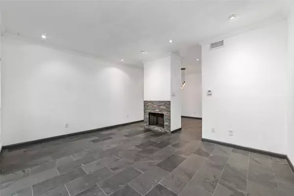 Houston, TX 77024,11711 Memorial DR #337