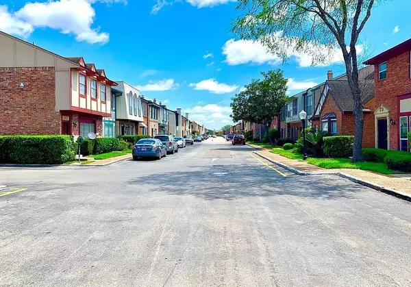 Houston, TX 77071,7700 Creekbend DR #6