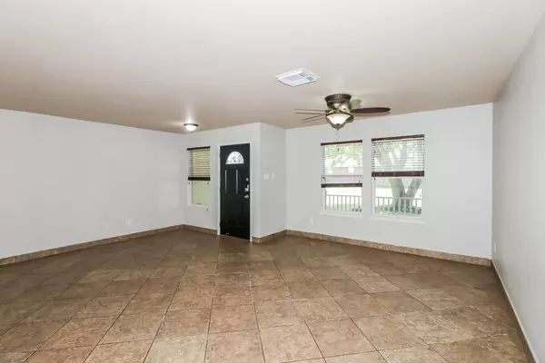 Rosenberg, TX 77469,5027 Oakbriar LN