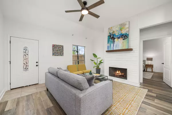 Houston, TX 77009,5106 Hardy ST