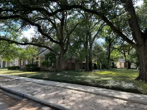 Houston, TX 77005,2821 Tangley