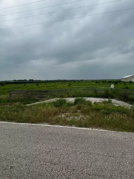 4421 Polak Rd, Wallis, TX 77485