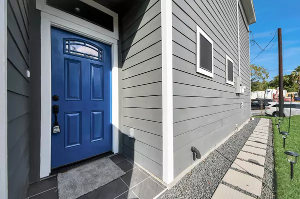 Houston, TX 77011,6910 J W Peavy DR