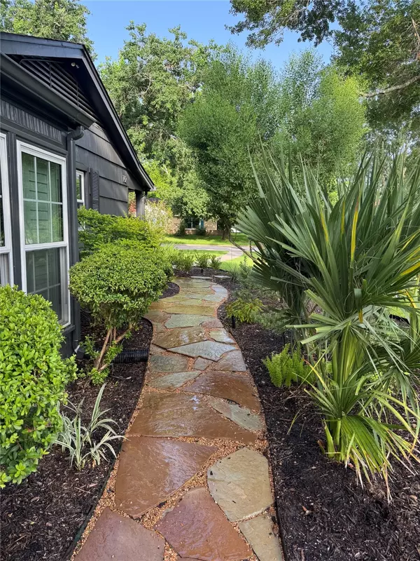 Bellaire, TX 77401,142 Beverly LN