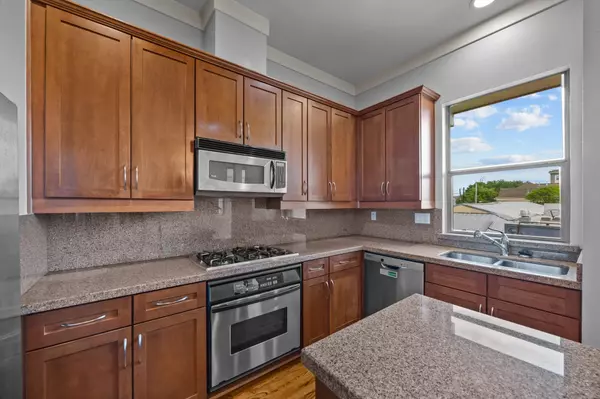 5212 Lillian ST, Houston, TX 77007