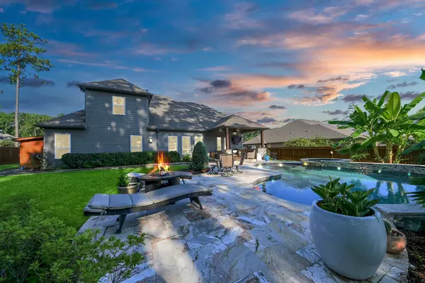 307 Hidden Bend CT, Magnolia, TX 77354