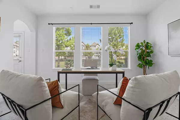 Houston, TX 77043,10816 Kyler Oaks PL