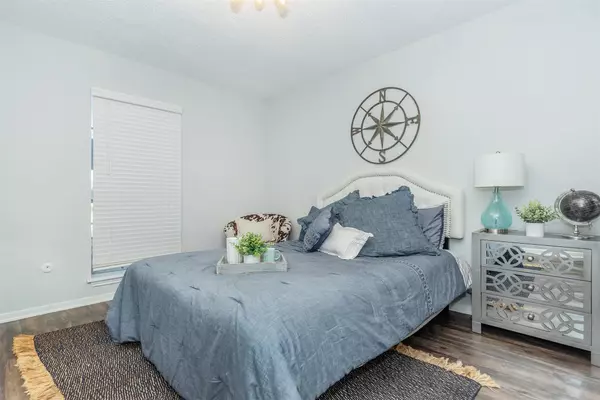 Houston, TX 77057,3001 Hillcroft Street #G1004