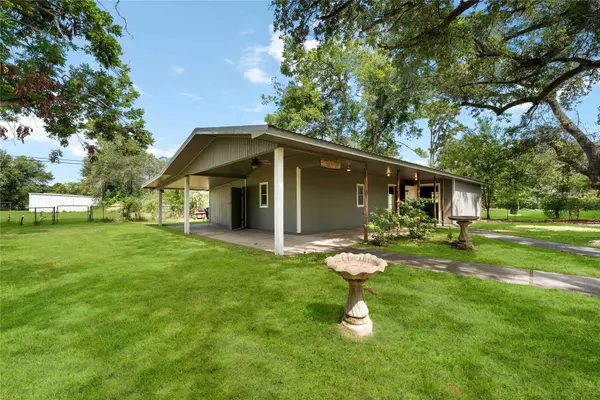 5618 Avenue M 1/2, Santa Fe, TX 77510