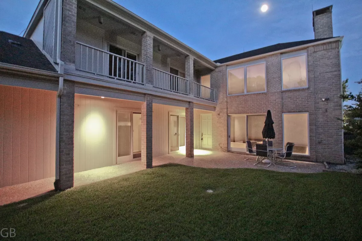 Sugar Land, TX 77478,2922 Country Club BLVD