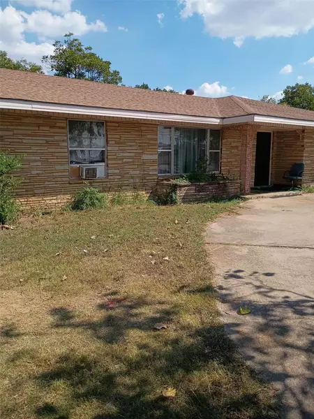 3200 Grady ST, Forest Hill, TX 76119